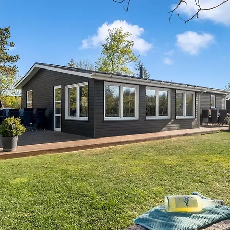 Meline - 350m From The Sea By Interhome *