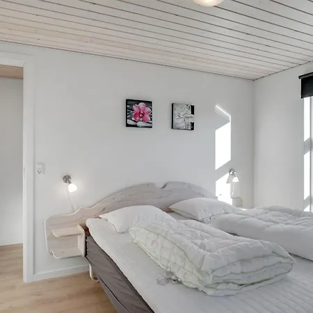 Meline - 350m From The Sea By Interhome هالس